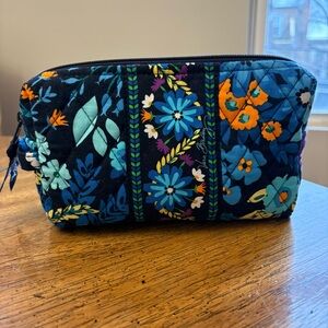 Vera travel cosmetics bag